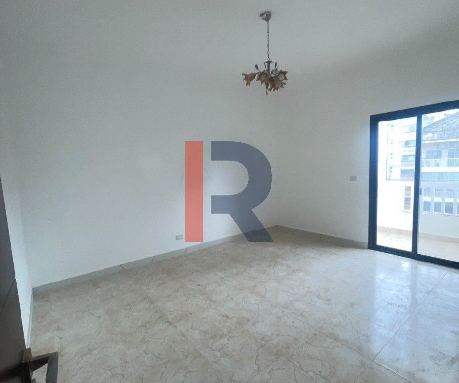 R9-3501 شقة للإيجار في عزمي طرابلس – 160 م²، الطابق السابع، مجددة — الصورة 8 من 11