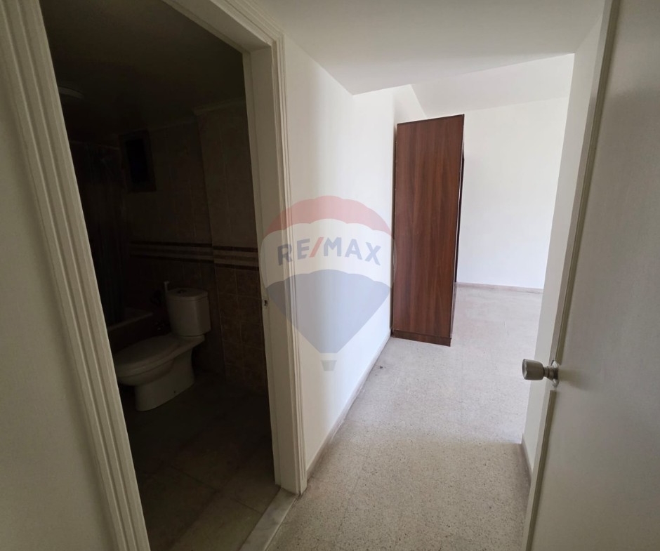 R9-3462 Apartment for Sale in Mar Elias Beirut – 230 m²شقة للبيع في مار الياس بيروت – 230 م² — Photo 10 of 15