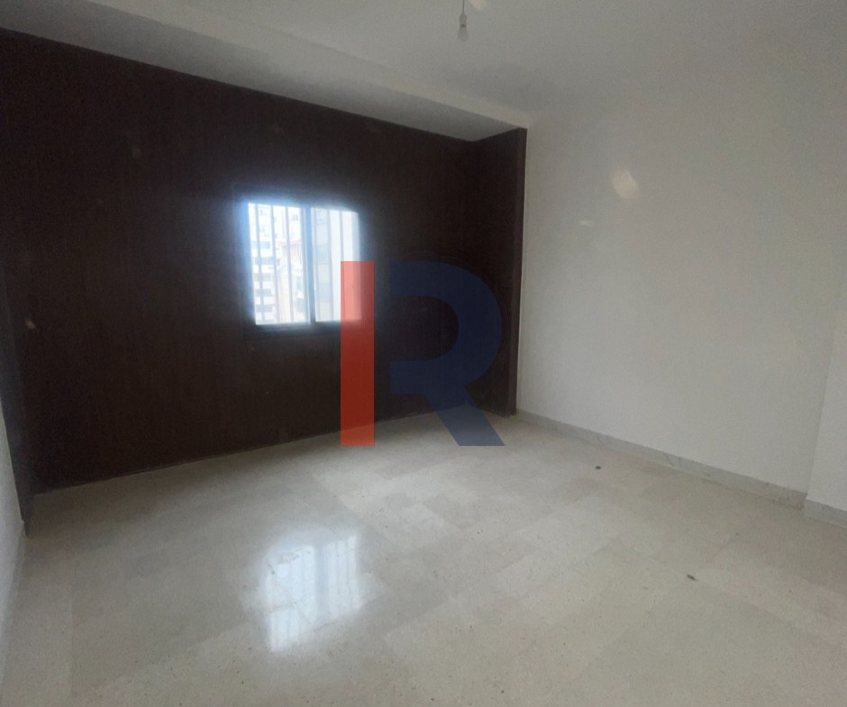 R9-3501 شقة للإيجار في عزمي طرابلس – 160 م²، الطابق السابع، مجددة — الصورة 9 من 11