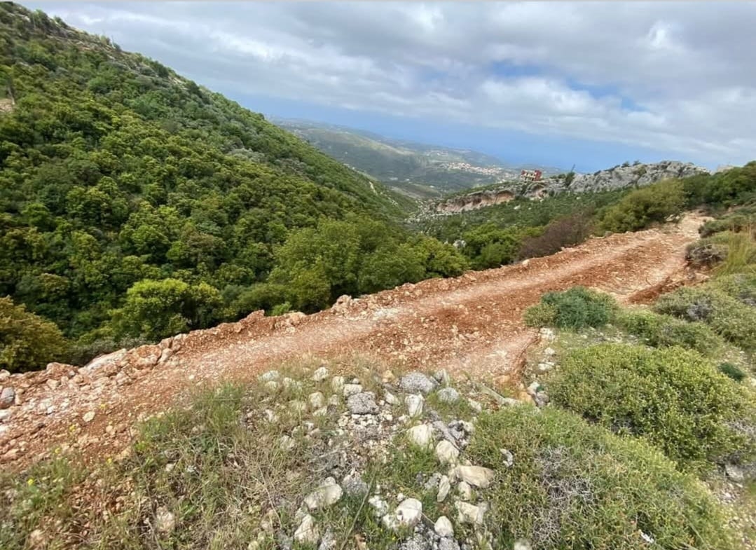 R9-3427 Land for Sale in Batroun – 1,374 m², Zoning 25/50أرض للبيع في البترون – 1,374 م²، تصنيف — Photo 3 of 3