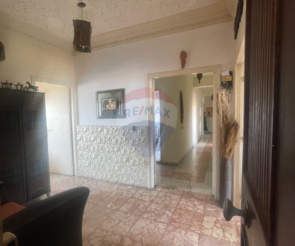 R9-3675 Apartment for Sale in Mina – Port Said Street, Tripoli, 310 m²شقة للبيع في الميناء شارع بورسعيد طرابلس – 310 م² — Photo 10 of 11