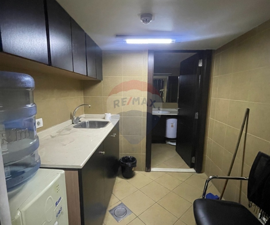 R9-3584 Showroom for Rent in Tripoli – Sahat El Nour, 400 m², Prime Locationصالة عرض للإيجار في طرابلس – ساحة النور، 400 م²، موقع مميز — Photo 10 of 22