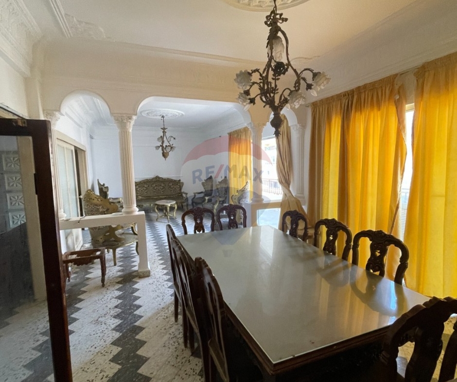 R9-3666 Apartment for Sale in Mina – Port Said Street, Tripoli, 220 m²شقة للبيع في الميناء شارع بورسعيد طرابلس – 220 م² — Photo 8 of 9
