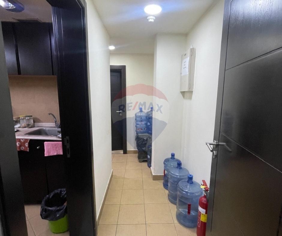 R9-3584 Showroom for Rent in Tripoli – Sahat El Nour, 400 m², Prime Locationصالة عرض للإيجار في طرابلس – ساحة النور، 400 م²، موقع مميز — Photo 11 of 22