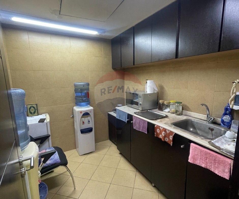 R9-3584 Showroom for Rent in Tripoli – Sahat El Nour, 400 m², Prime Locationصالة عرض للإيجار في طرابلس – ساحة النور، 400 م²، موقع مميز — Photo 12 of 22