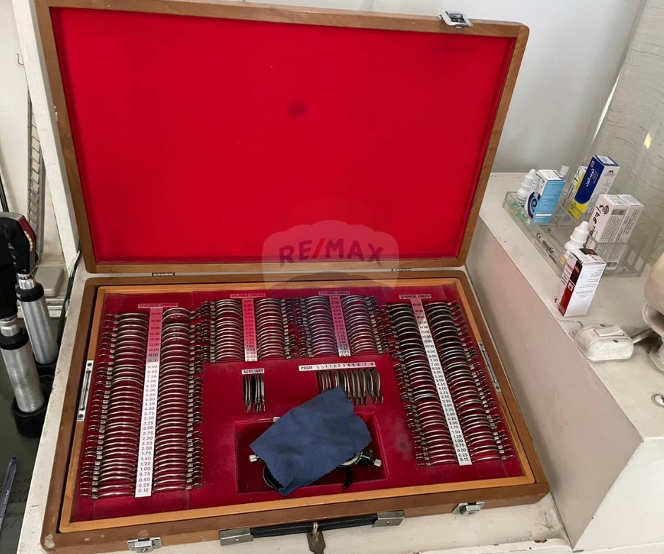 R9-3627 عيادة عيون للبيع في طرابلس – 70 م²، مجهّزة بالكامل — الصورة 13 من 22