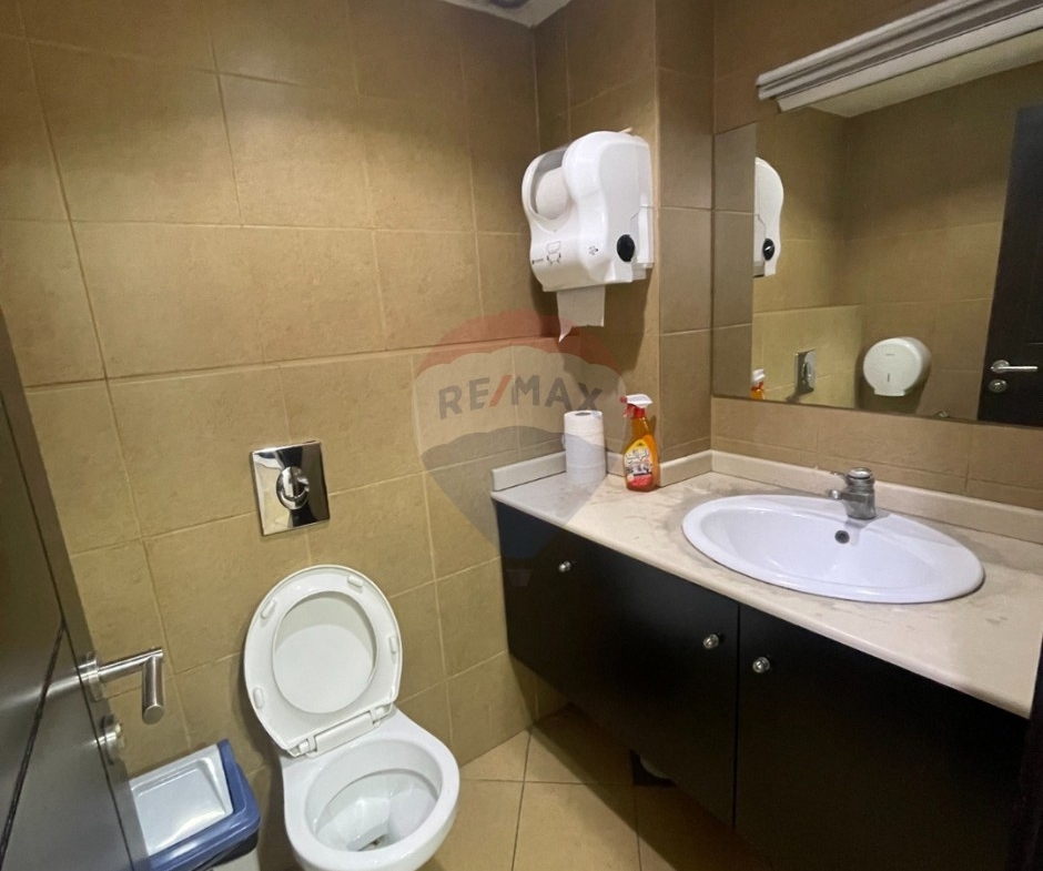 R9-3584 Showroom for Rent in Tripoli – Sahat El Nour, 400 m², Prime Locationصالة عرض للإيجار في طرابلس – ساحة النور، 400 م²، موقع مميز — Photo 14 of 22