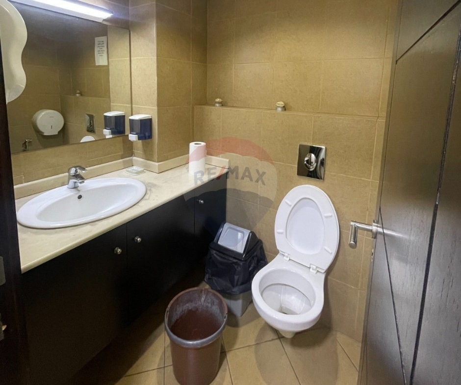 R9-3584 Showroom for Rent in Tripoli – Sahat El Nour, 400 m², Prime Locationصالة عرض للإيجار في طرابلس – ساحة النور، 400 م²، موقع مميز — Photo 15 of 22