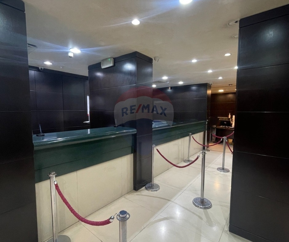 R9-3584 Showroom for Rent in Tripoli – Sahat El Nour, 400 m², Prime Locationصالة عرض للإيجار في طرابلس – ساحة النور، 400 م²، موقع مميز — Photo 17 of 22