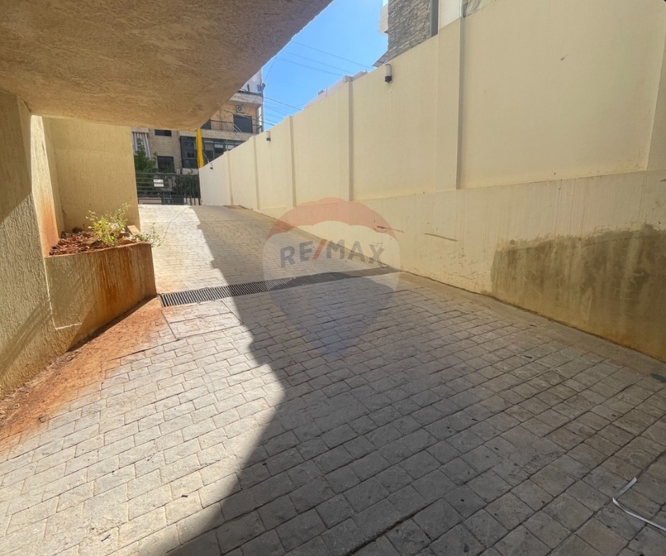 R9-3620 Duplex for Sale in Haykaliyeh – Koura, 300 m², 3 Floors دوبلكس للبيع في هيكلية الكورة – 300 م²، 3 طوابق — Photo 19 of 23