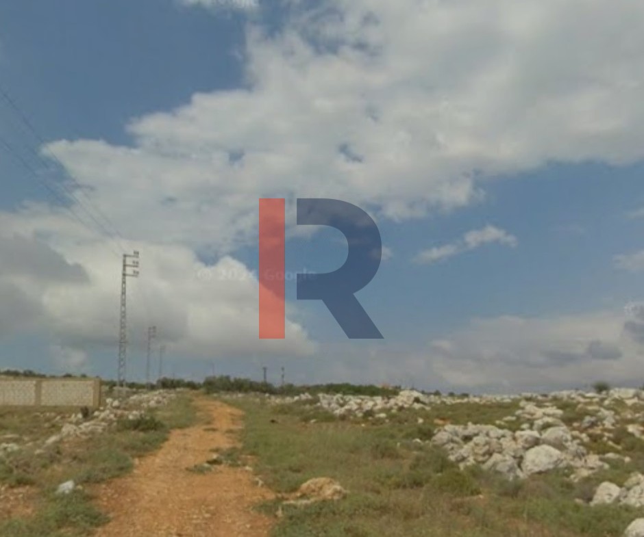 R9-3645 أرض للبيع في نخلة الكورة – 1560 م² سكنية، منطقة فلل، تصنيف 20/40 — الصورة 2 من 4