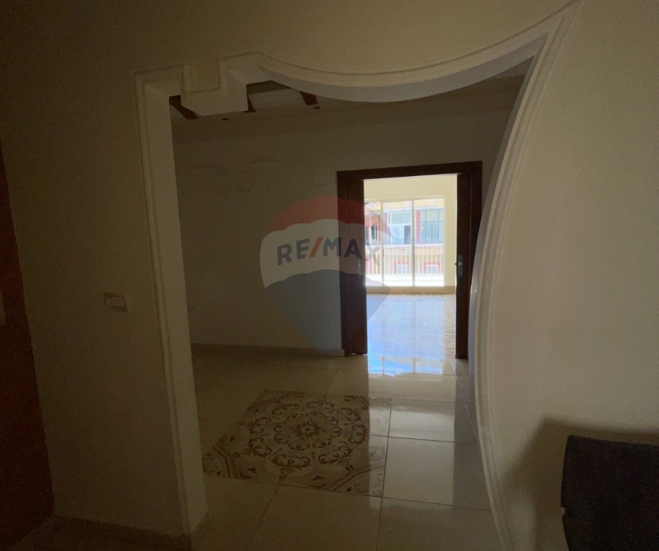 R9-3664 Apartment for Rent in Abou Samra – Hawooz Street, Tripoli, 170 m²شقة للإيجار في أبو سمرا شارع الحاووز طرابلس – 170 م² — Photo 2 of 12