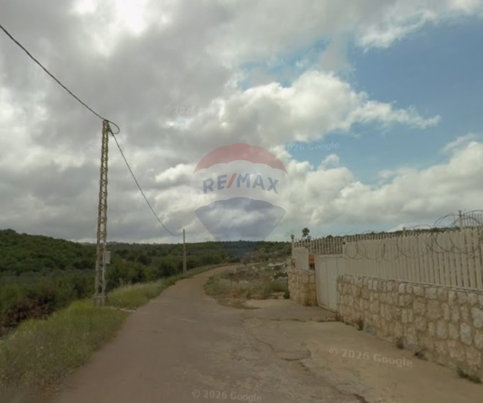 R9-3580 Land for Sale in Nakhleh – Koura, 1865 m², Villas Area, Zoning 20/40 أرض للبيع في نخلة الكورة – 1865 م²، منطقة الفيلات، تصنيف بناء 20/40 — Photo 2 of 4