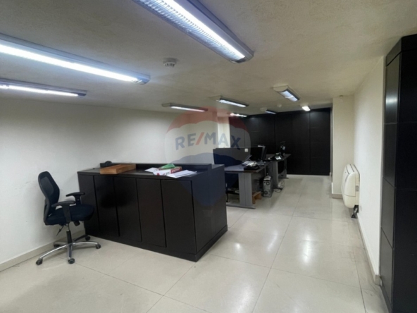 R9-3584 Showroom for Rent in Tripoli – Sahat El Nour, 400 m², Prime Locationصالة عرض للإيجار في طرابلس – ساحة النور، 400 م²، موقع مميز — Photo 2 of 22