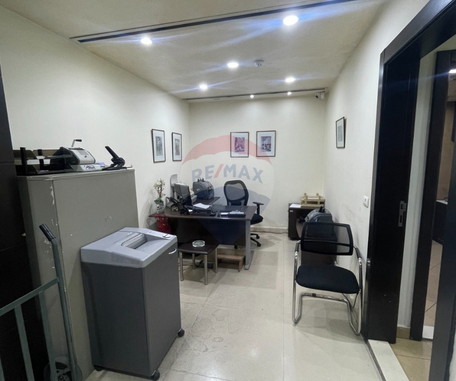 R9-3584 Showroom for Rent in Tripoli – Sahat El Nour, 400 m², Prime Locationصالة عرض للإيجار في طرابلس – ساحة النور، 400 م²، موقع مميز — Photo 22 of 22