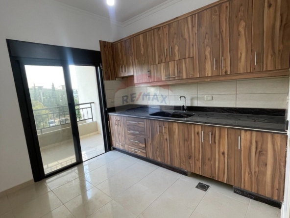 R9-3579 Elegant Apartment in Block A – Deddeh, Koura, 135 m², 1st Floor  A شقة أنيقة للبيع في دده الكورة – 135 م² الطابق الأول بلوك — Photo 4 of 10