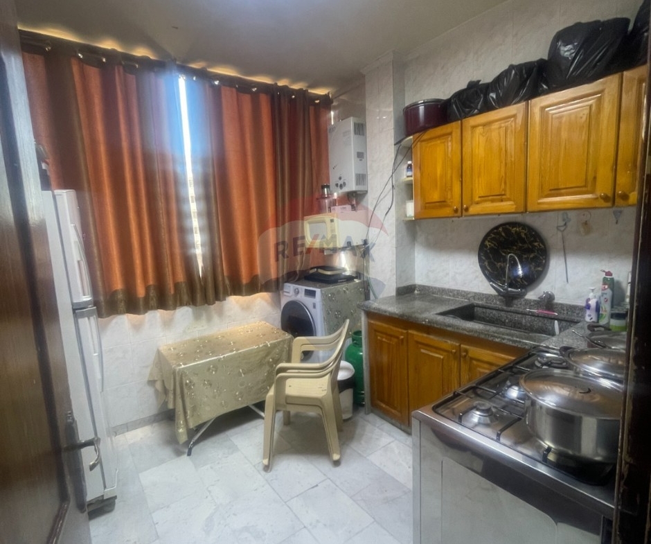 R9-3676 Apartment for Sale in Abou Samra – Tripoli, 93 m²شقة للبيع في أبو سمرا طرابلس – 93 م² — Photo 3 of 9