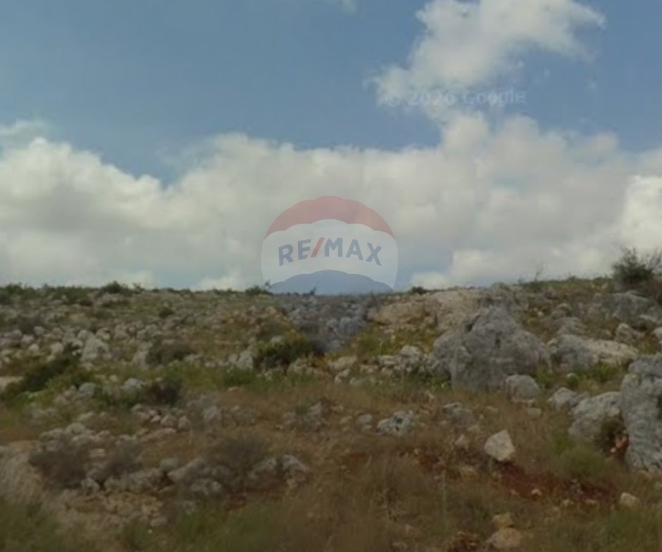 R9-3580 Land for Sale in Nakhleh – Koura, 1865 m², Villas Area, Zoning 20/40 أرض للبيع في نخلة الكورة – 1865 م²، منطقة الفيلات، تصنيف بناء 20/40 — Photo 3 of 4