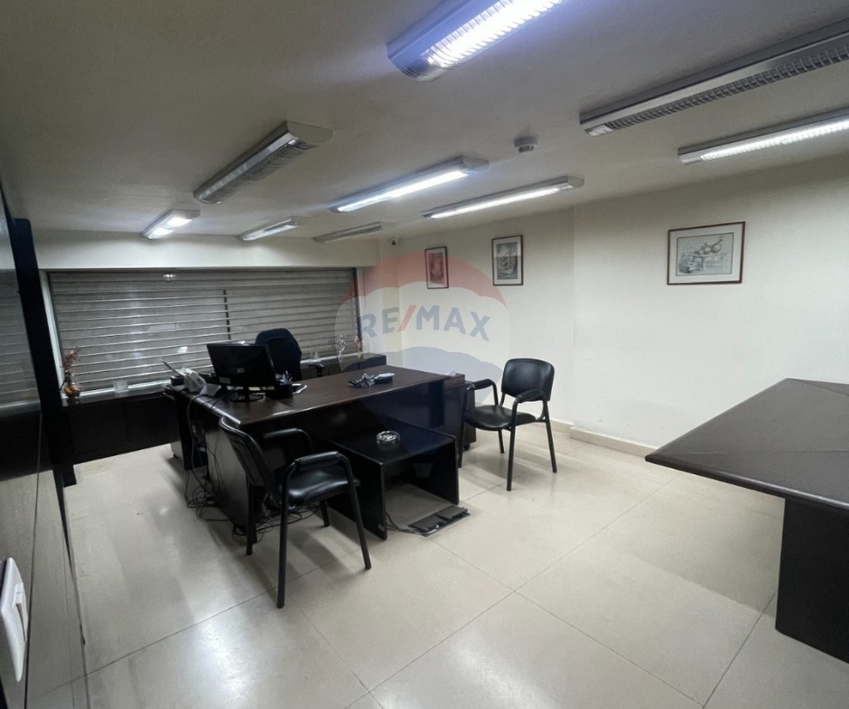 R9-3584 Showroom for Rent in Tripoli – Sahat El Nour, 400 m², Prime Locationصالة عرض للإيجار في طرابلس – ساحة النور، 400 م²، موقع مميز — Photo 3 of 22