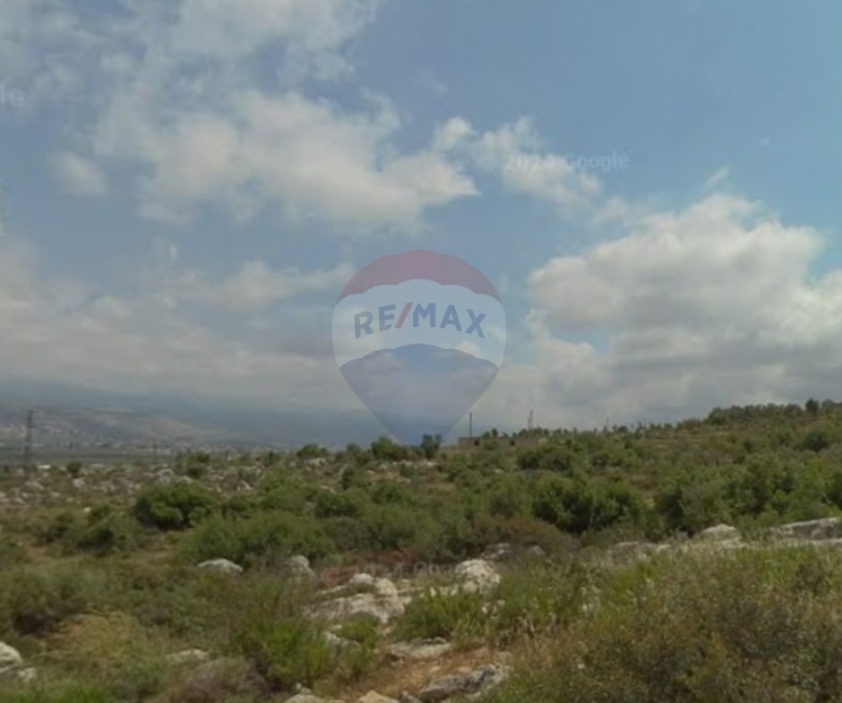 R9-3588 Land for Sale in Nakhleh – Koura, 1865 m², Villas Area, Zoning 20/40أرض للبيع في نخلة الكورة – 1865 م²، منطقة الفيلات، تصنيف بناء 20/40 — Photo 3 of 3