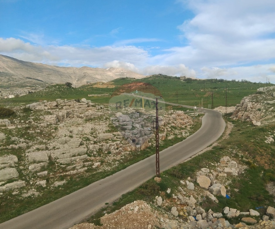 R9-3618 Land for Sale in Baskinta – Metn, 789 m², Zoning 25/50أرض للبيع في بشكتنا المتن – 789 م²، تصنيف 25/50 — Photo 3 of 4