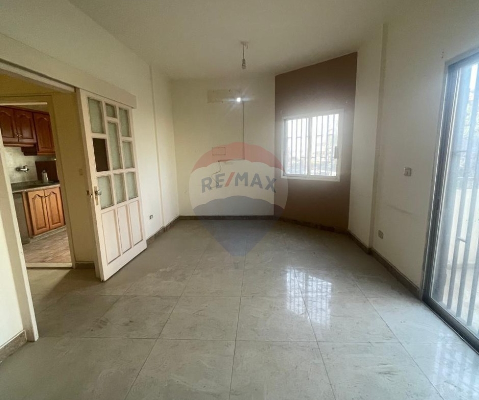 R9-3542 Apartment for Rent in Miten Street – Tripoli, 100 m² شقة للإيجار في شارع ميتين طرابلس – 100 م² — Photo 4 of 5