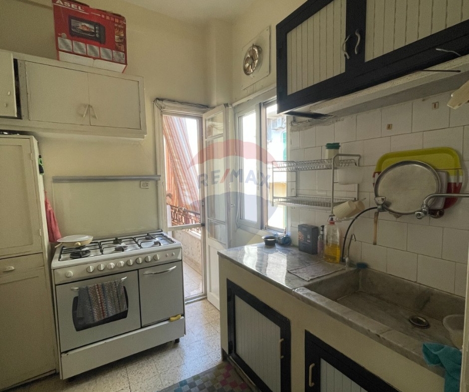 R9-3599 Apartment for Sale in Jemayzet Street – Tripoli, 120 m²شقة للبيع في شارع الجميزات طرابلس – 120 م² — Photo 4 of 8