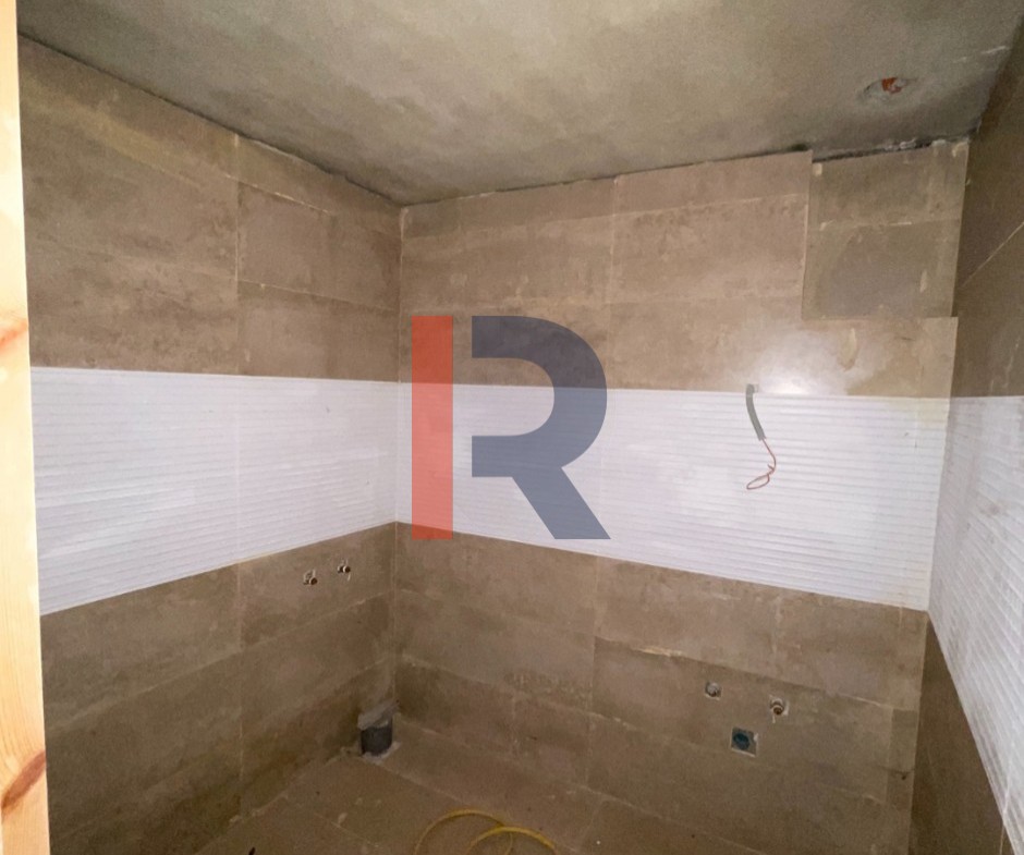 R9-3538 شقة للبيع في برسا الكورة – 150 م² + تراس، الطابق الأرضي — الصورة 6 من 13