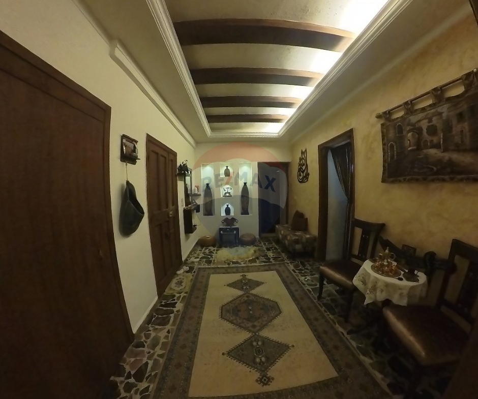 R9-3606 Apartment for Sale in Abou Samra – Tripoli, 200 m²شقة للبيع في أبو سمرا طرابلس – 200 م² — Photo 5 of 9