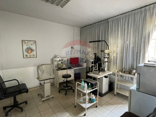 R9-3627 عيادة عيون للبيع في طرابلس – 70 م²، مجهّزة بالكامل — الصورة 5 من 22