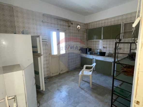 R9-3666 Apartment for Sale in Mina – Port Said Street, Tripoli, 220 m²شقة للبيع في الميناء شارع بورسعيد طرابلس – 220 م² — Photo 2 of 9