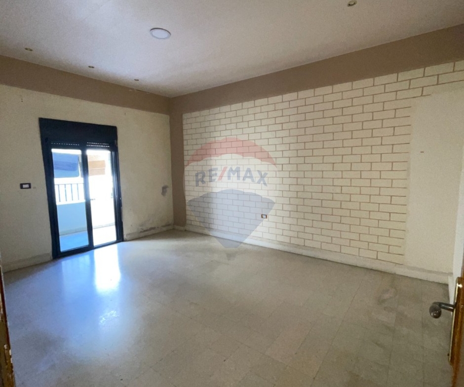 R9-3664 Apartment for Rent in Abou Samra – Hawooz Street, Tripoli, 170 m²شقة للإيجار في أبو سمرا شارع الحاووز طرابلس – 170 م² — Photo 5 of 12