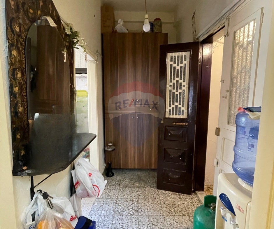 R9-3599 Apartment for Sale in Jemayzet Street – Tripoli, 120 m²شقة للبيع في شارع الجميزات طرابلس – 120 م² — Photo 6 of 8