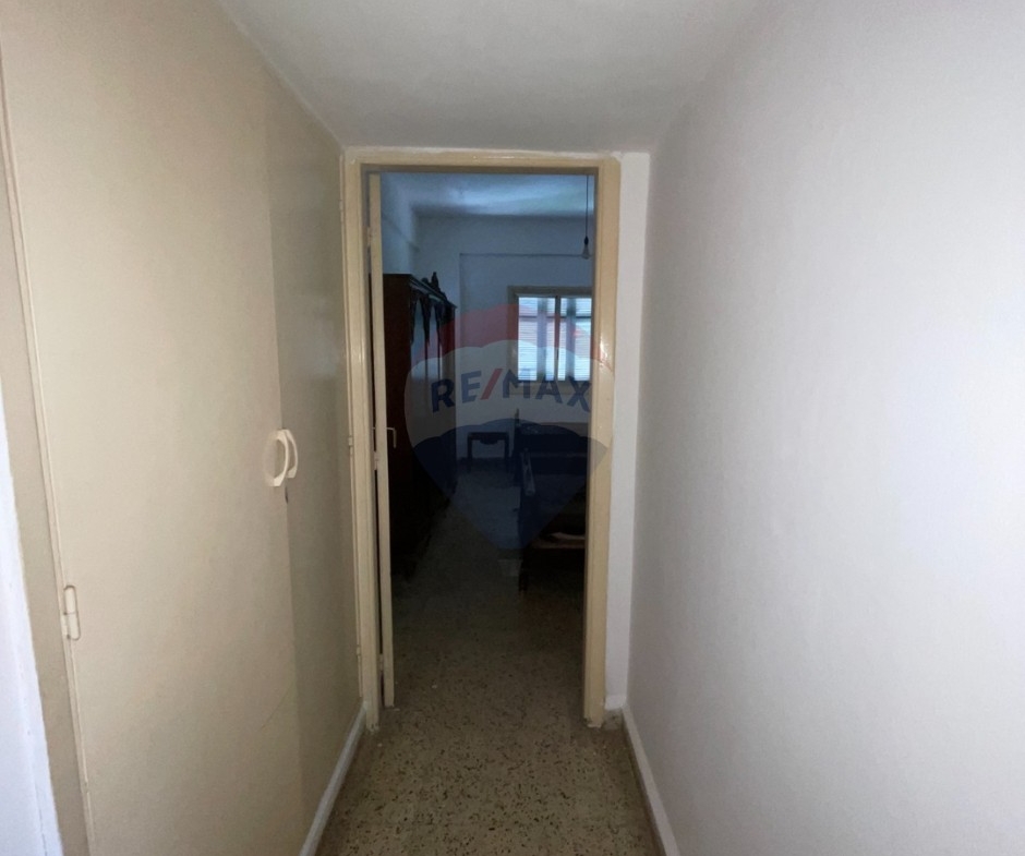 R9-3666 Apartment for Sale in Mina – Port Said Street, Tripoli, 220 m²شقة للبيع في الميناء شارع بورسعيد طرابلس – 220 م² — Photo 3 of 9
