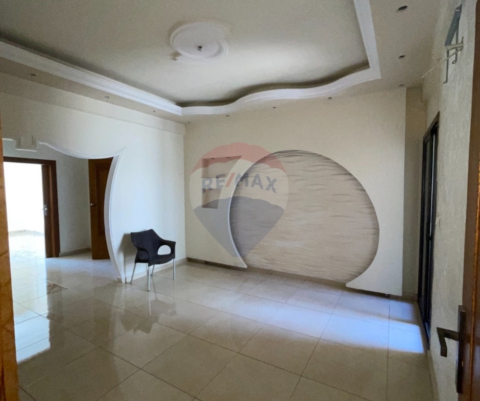 R9-3664 Apartment for Rent in Abou Samra – Hawooz Street, Tripoli, 170 m²شقة للإيجار في أبو سمرا شارع الحاووز طرابلس – 170 م² — Photo 6 of 12