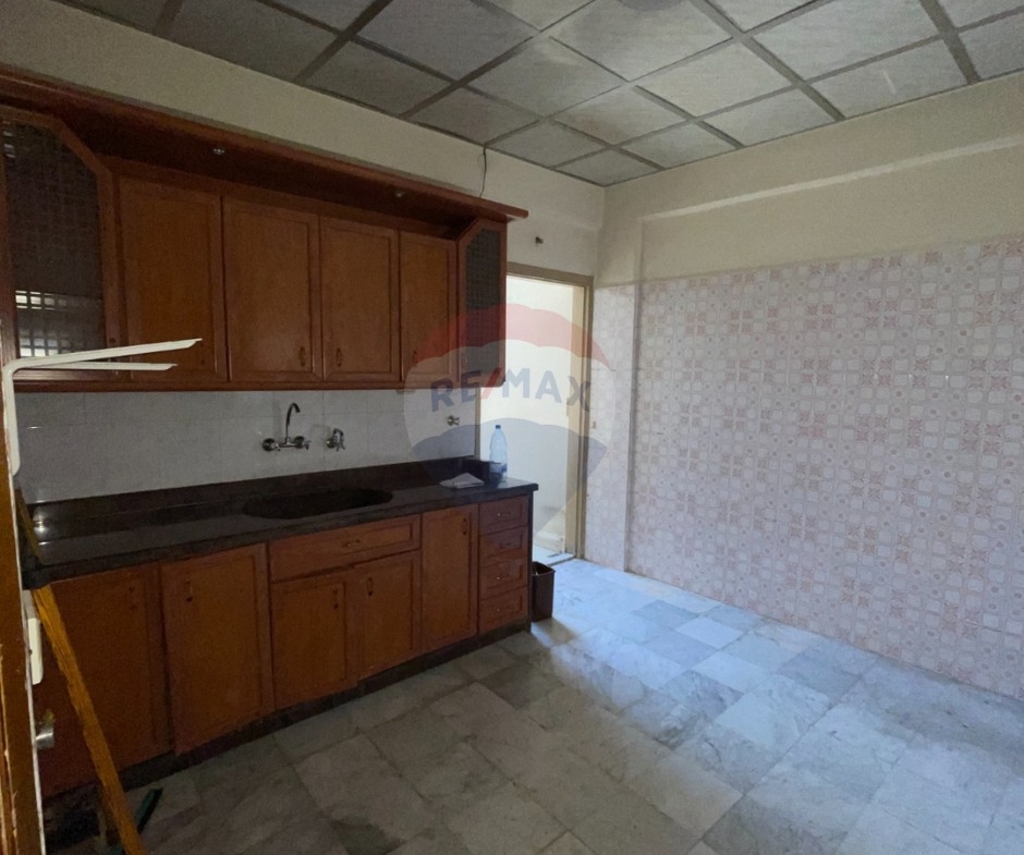 R9-3664 Apartment for Rent in Abou Samra – Hawooz Street, Tripoli, 170 m²شقة للإيجار في أبو سمرا شارع الحاووز طرابلس – 170 م² — Photo 8 of 12