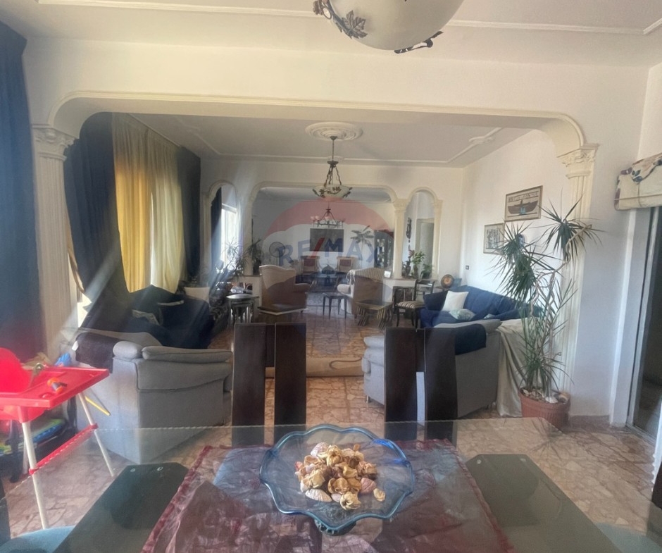 R9-3675 Apartment for Sale in Mina – Port Said Street, Tripoli, 310 m²شقة للبيع في الميناء شارع بورسعيد طرابلس – 310 م² — Photo 8 of 11