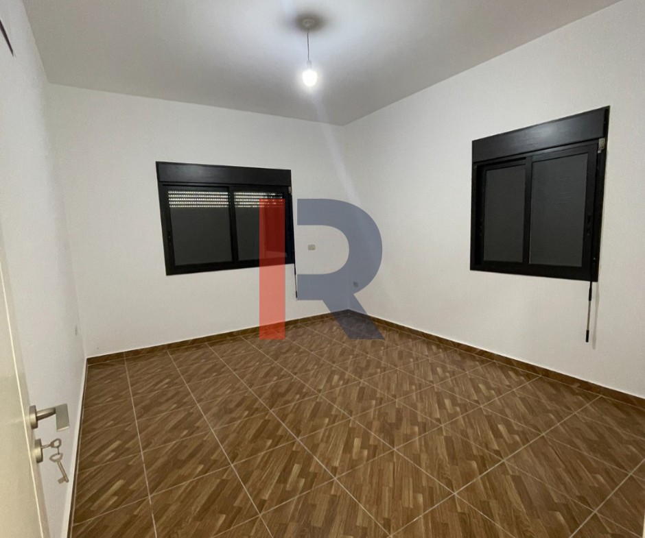 R9-3569 Apartment for Sale in Block B – Deddeh, Koura, 140 m² + 30 m² Terraceشقة للبيع في بلوك B دده الكورة – 140 م² + تراس 30 م²، الطابق الأرضي — Photo 8 of 11