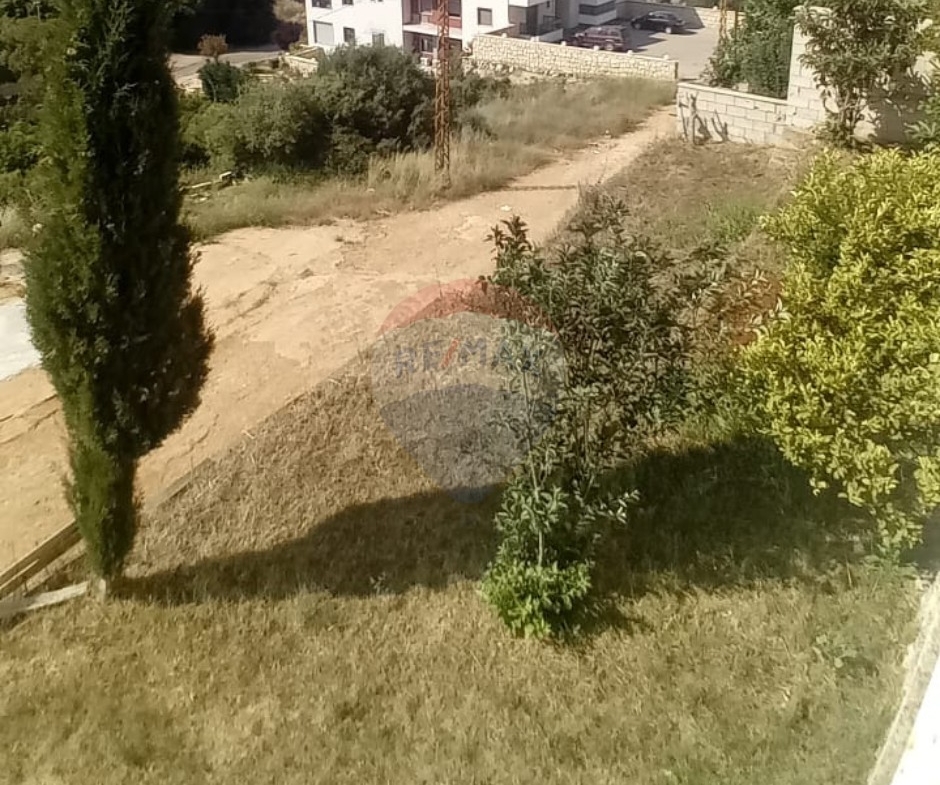 R9-3592 Apartment for Sale in Block A – Nakhleh, Koura, 300 m², Ground Floor with Gardenشقة للبيع في نخلة الكورة – 300 م²، طابق أرضي مع حديقة — Photo 9 of 13