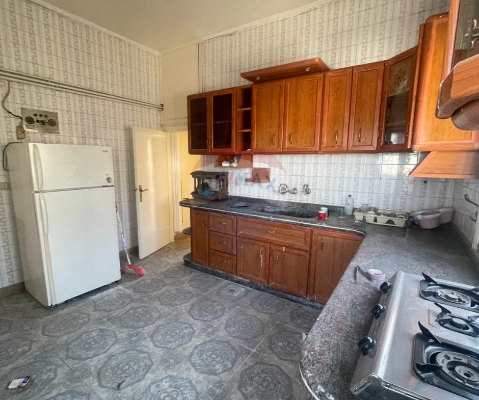 R9-3604 Apartment for Sale in Miten Street – Tripoli, 250 m²شقة للبيع في شارع ميتين طرابلس – 250 م² — Photo 9 of 12