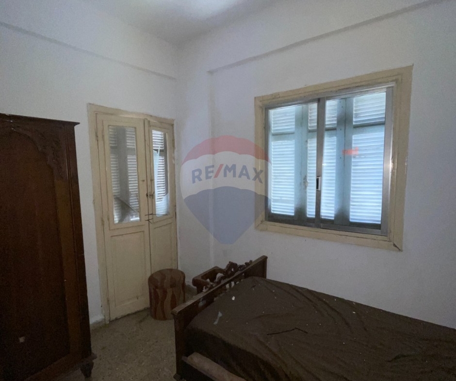 R9-3666 Apartment for Sale in Mina – Port Said Street, Tripoli, 220 m²شقة للبيع في الميناء شارع بورسعيد طرابلس – 220 م² — Photo 6 of 9