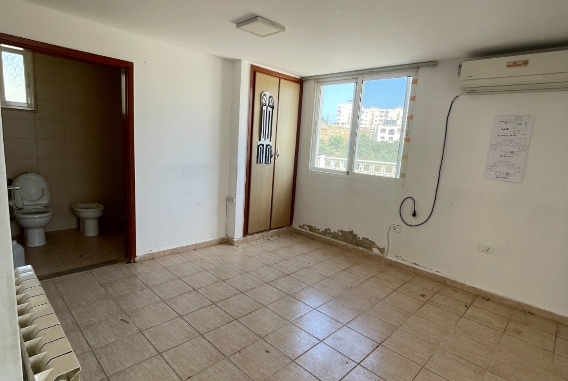 R9-3593 مبنى للإيجار في بتوراتيج الكورة – 900 م²، 3 طوابق — الصورة 8 من 50