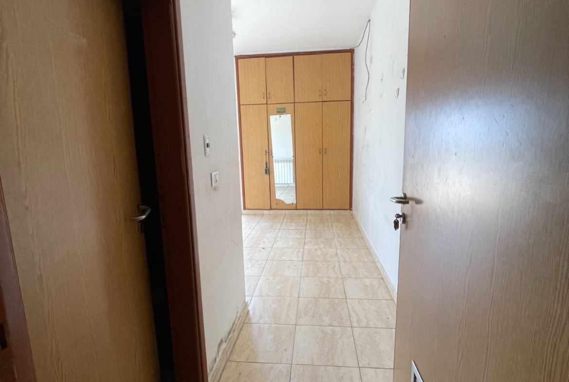 R9-3593 مبنى للإيجار في بتوراتيج الكورة – 900 م²، 3 طوابق — الصورة 31 من 50