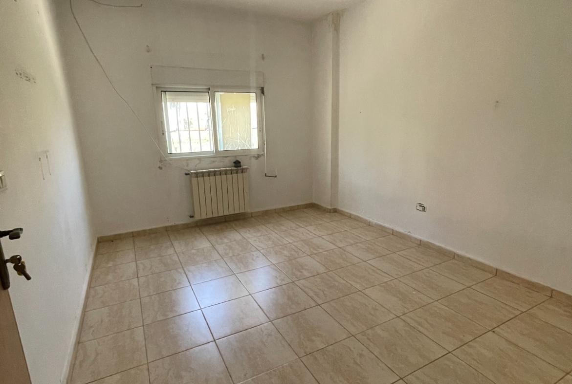 R9-3593 مبنى للإيجار في بتوراتيج الكورة – 900 م²، 3 طوابق — الصورة 34 من 50