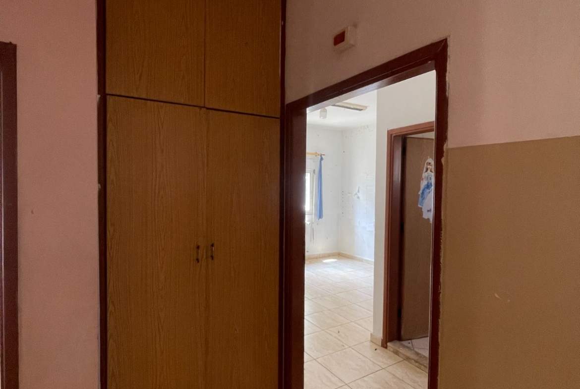 R9-3593 مبنى للإيجار في بتوراتيج الكورة – 900 م²، 3 طوابق — الصورة 18 من 50