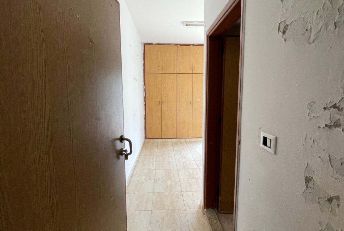 R9-3593 مبنى للإيجار في بتوراتيج الكورة – 900 م²، 3 طوابق — الصورة 22 من 50
