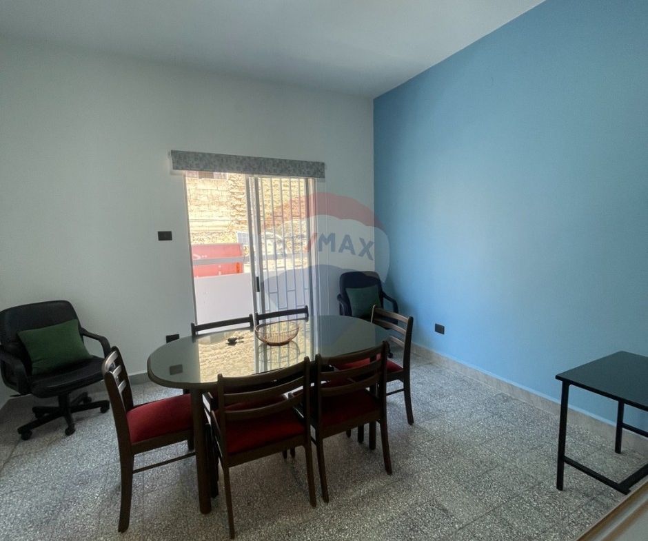 R9-3681مكتب للإيجار في الميناء طرابلس – 45 م²، مفروش ومجدّد، شابي شيك — الصورة 5 من 10