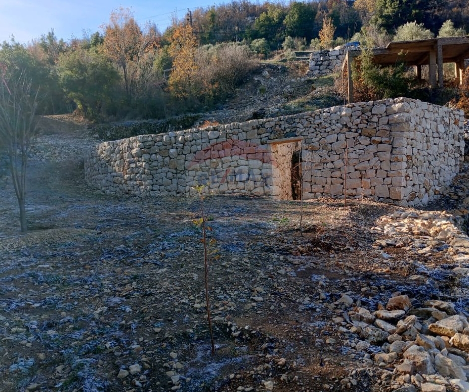 R9-3702 Land for Sale in Bchaaleh – Batroun, 850 m², Zoning 25/50 أرض للبيع في بشعليه البترون – 850 م²، تصنيف 25/50 — Photo 1 of 7
