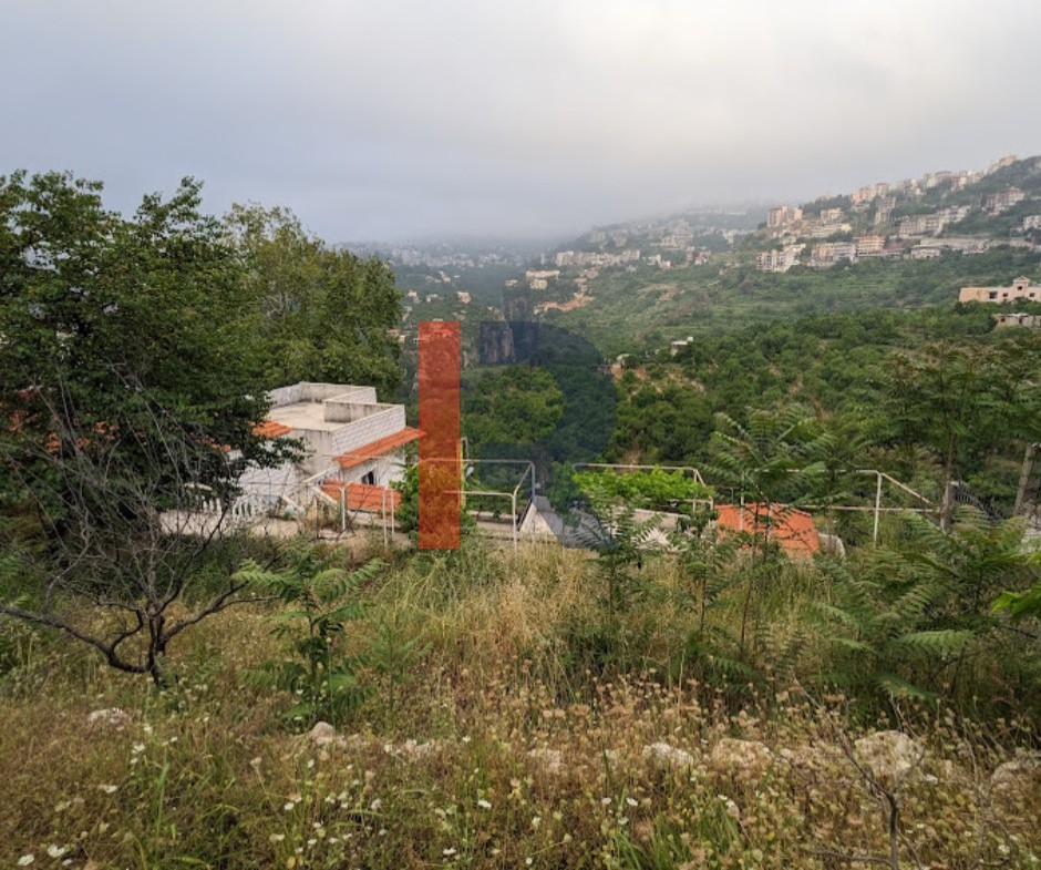 R9-3734 Countryside House with 3 Shops for Sale in Asoun – Danniyeh, 1250 m² Property بيت ريفي + 3 محلات للبيع في عاصون الضنية – 1250 م² — Photo 5 of 24