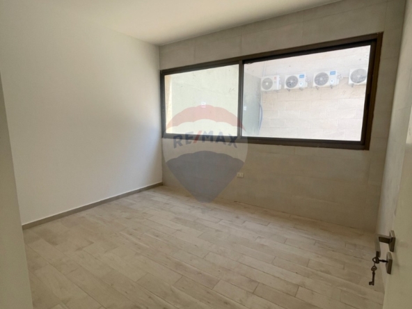 R9-3797 Apartment for Sale in Haykaliyeh – Koura, 140 m², Floor -1 شقة للبيع في هيكلية الكورة – 140 م²، الطابق تحت الأرض (-1) — Photo 3 of 9